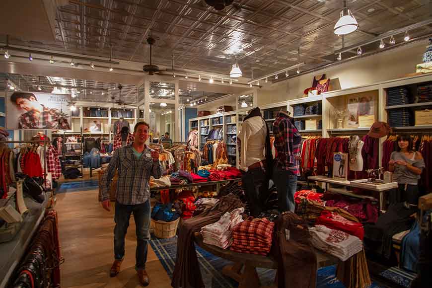 Lucky Brand  Clothing & Accessories